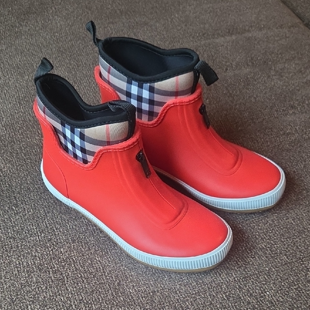 Burberry Kids Red Rain Boots with Classic Check